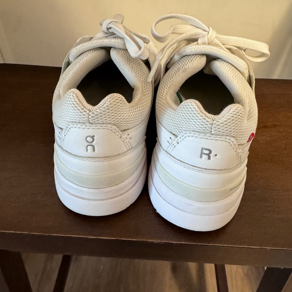 ON Running Women’s Size 7 THE ROGER Advantage - Picture 4 of 6